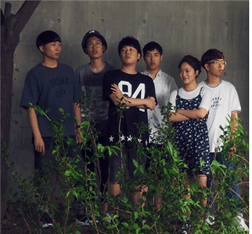 ‘조금 다른 밴드’ 사진. (왼쪽부터)권오현, 김성재, 최홍엽, 황산하, 홍서연, 김민우. (사진 : 한국문화예술위원회)