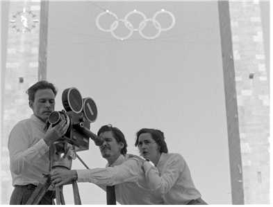 The Camera (36), ORWO 35mm B&W Film, 1:10 on Loop, 2016 Berlin, Soundtrack from Olympia 1. Teil - Fest der Volker