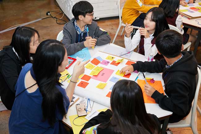[꿈잼학교] 예술하고 싶은 친구 여기 모여라!오늘은 내 멋대로 미술관 큐레이터 ‘대학로 꿈잼학교-나도 전시기획자’ 편