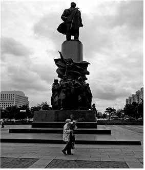 이상엽, 자본주의_모스크바, 종이에 잉크젯, 100x150cm, 2004,
