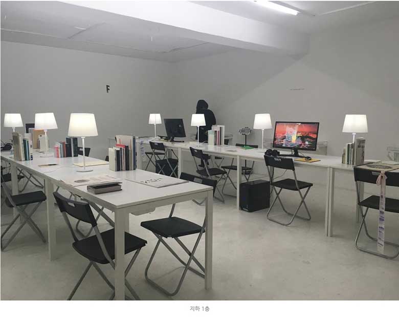 섹션 F-1. Bookworks: 픽션을 자처하는 단독 출판물