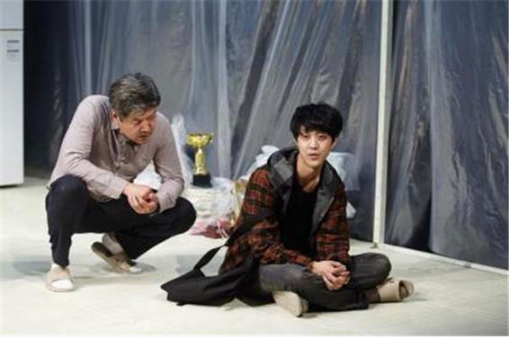 봄작가겨울무대_향수