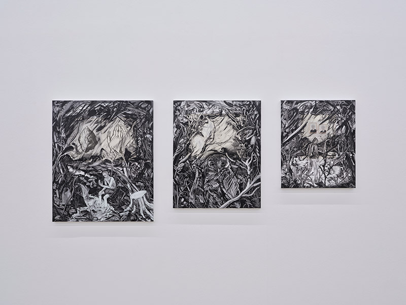 〈트로이메라이〉(Träumerei), 2025, 캔버스에 유채, 인쇄물 부착, 65.1×53cm 외.