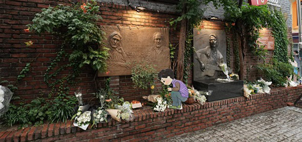故김민기 선생 마지막 인사, 아르코꿈밭극장(옛 학전)에서 치러져