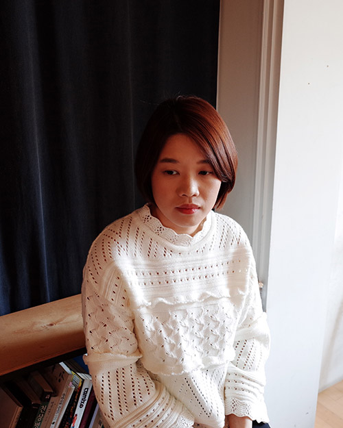 안미옥 작가 사진